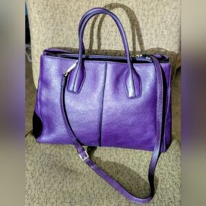 Tods Gorgeous Classic Purple Leather Tote Bag with Shoulder/Crossbody Strap 😍